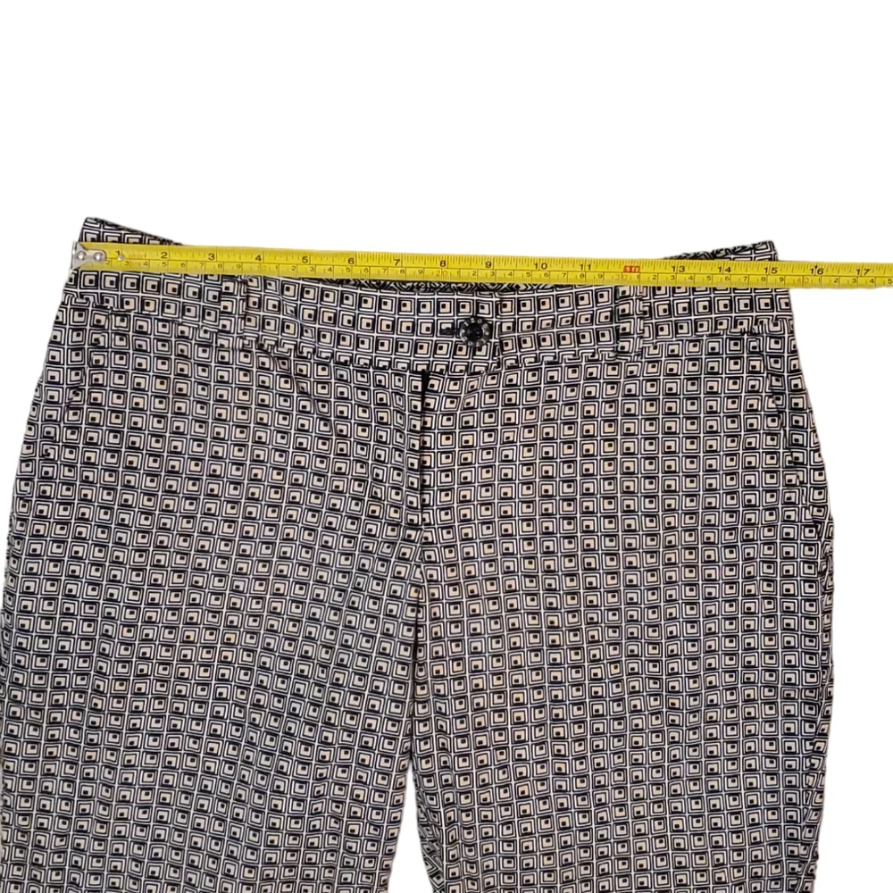 IZOD XFG Stretchy Women's Geometric Bermuda Cotton Black White Shorts‎ Size 4
